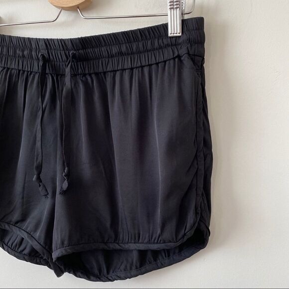ARITIZA “Wilfred” Ruched Waist Tie Short Shorts - Picture 3 of 7